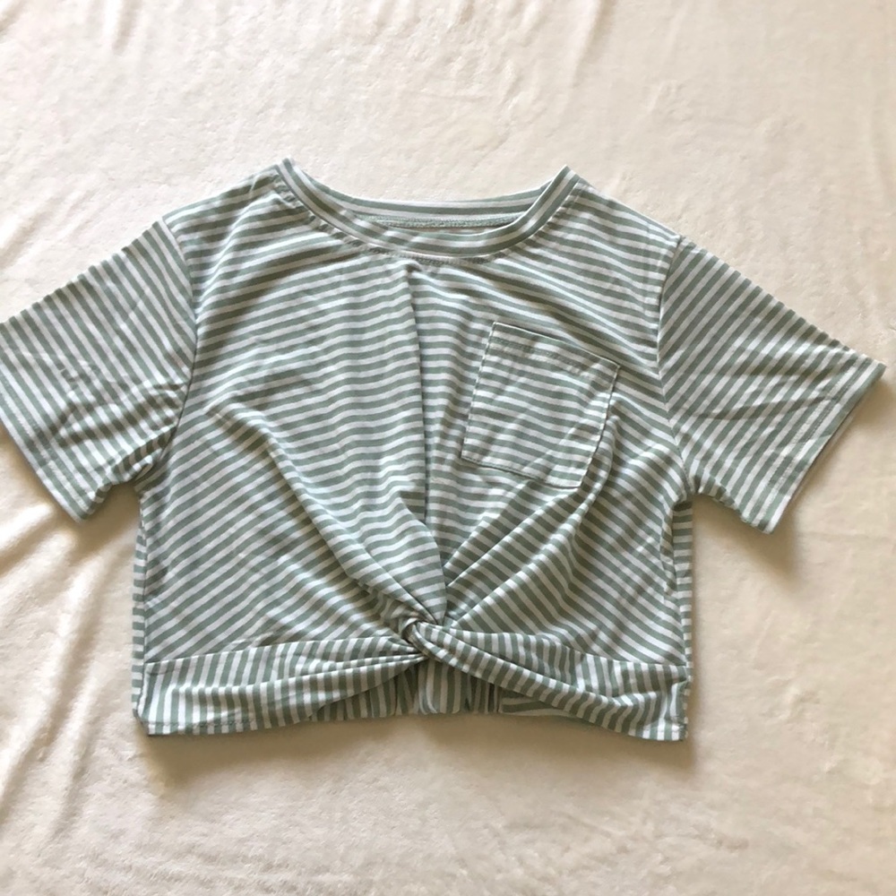 Twist front crop tee